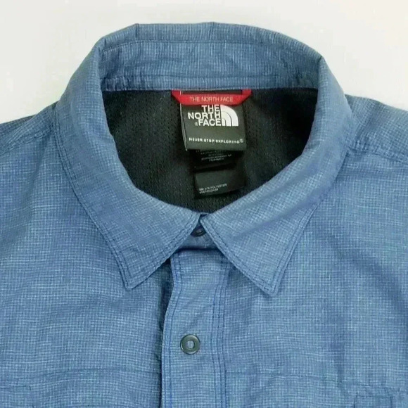 The North Face Small Men's Blue Check Logo Tag Metal Snap Hook & Loop Pockets - Picture 8 of 9